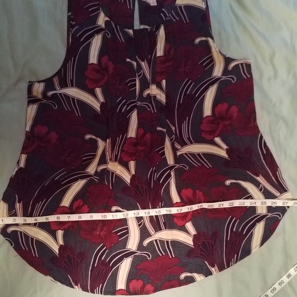 Philosophy sleeveless pleated front swing top - Picture 4 of 6